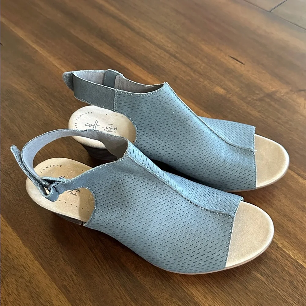 NWT Clarks Open-Toe Sandals - Picture 2 of 9